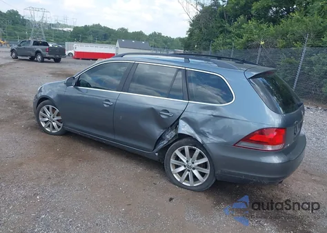 2011 Volkswagen Jetta Sportwagen 2.0L Tdi from USA, damaged, VIN 3VWPL7AJ8BM716647
